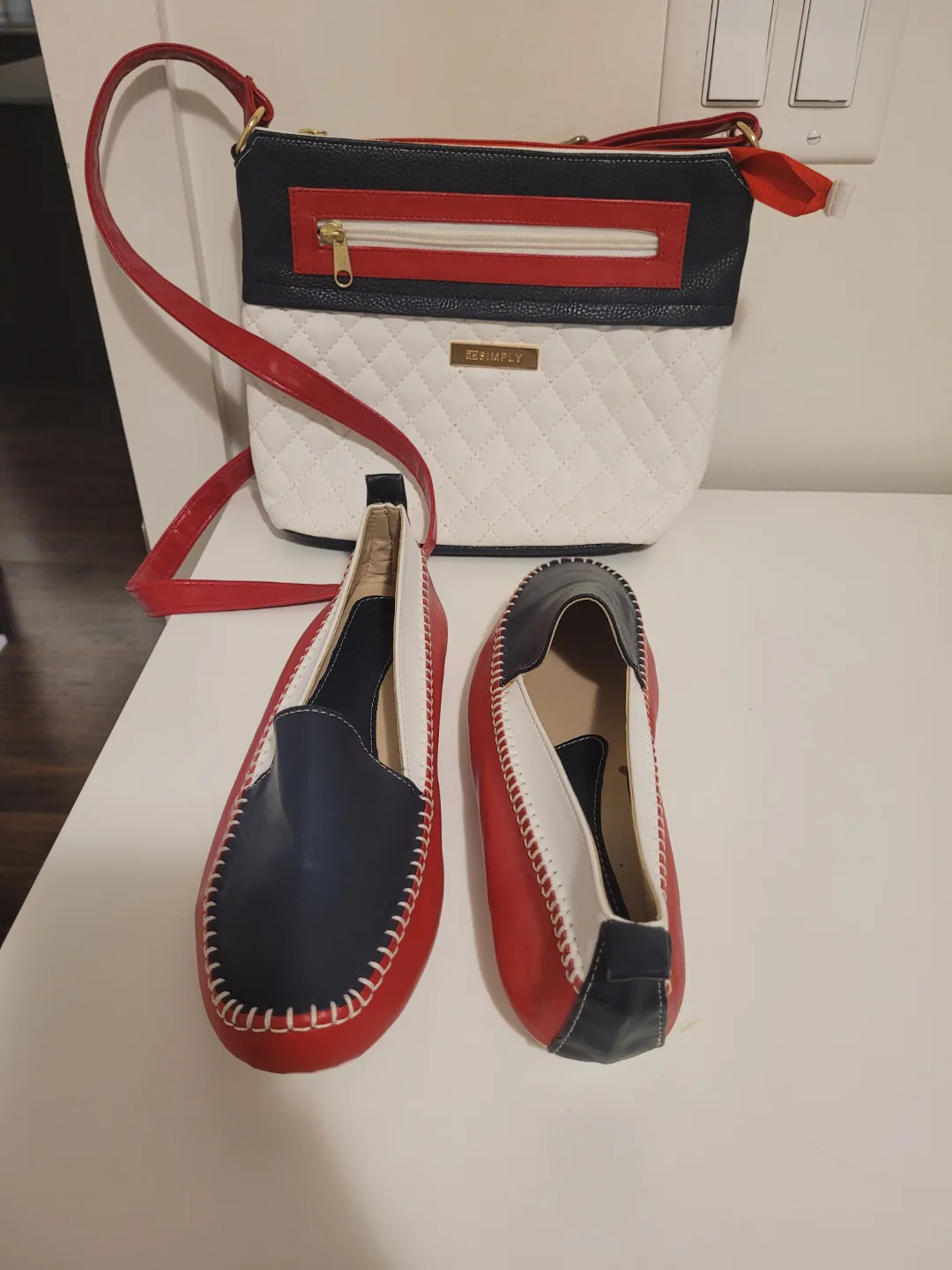 women's handbag and shoes set shoes size 9  both $18 image indicator(2)