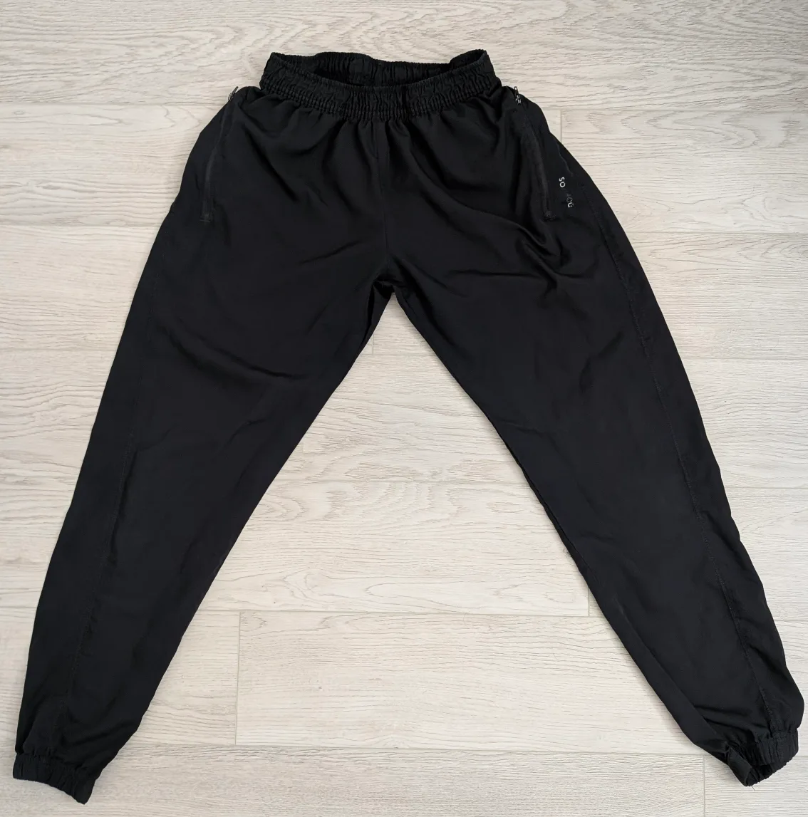 Pair of DOMYOS Men's workout pants image indicator(2)