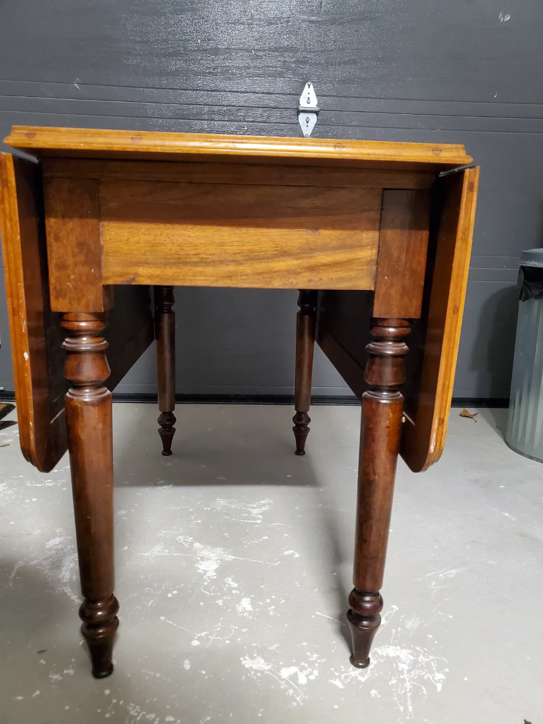 Antique Drop-Leaf Table image indicator(2)