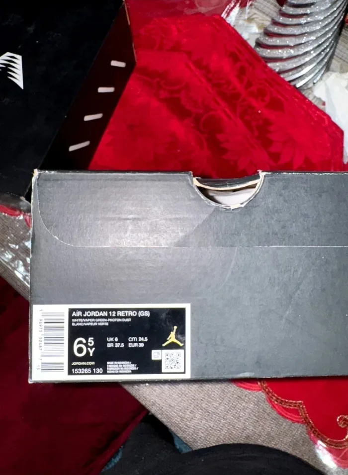 Jordan 12 vapor green white size 6.5y image indicator(6)