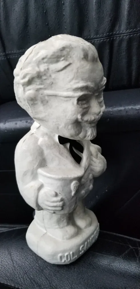 col. Sanders coin bank  . KFC image indicator(4)