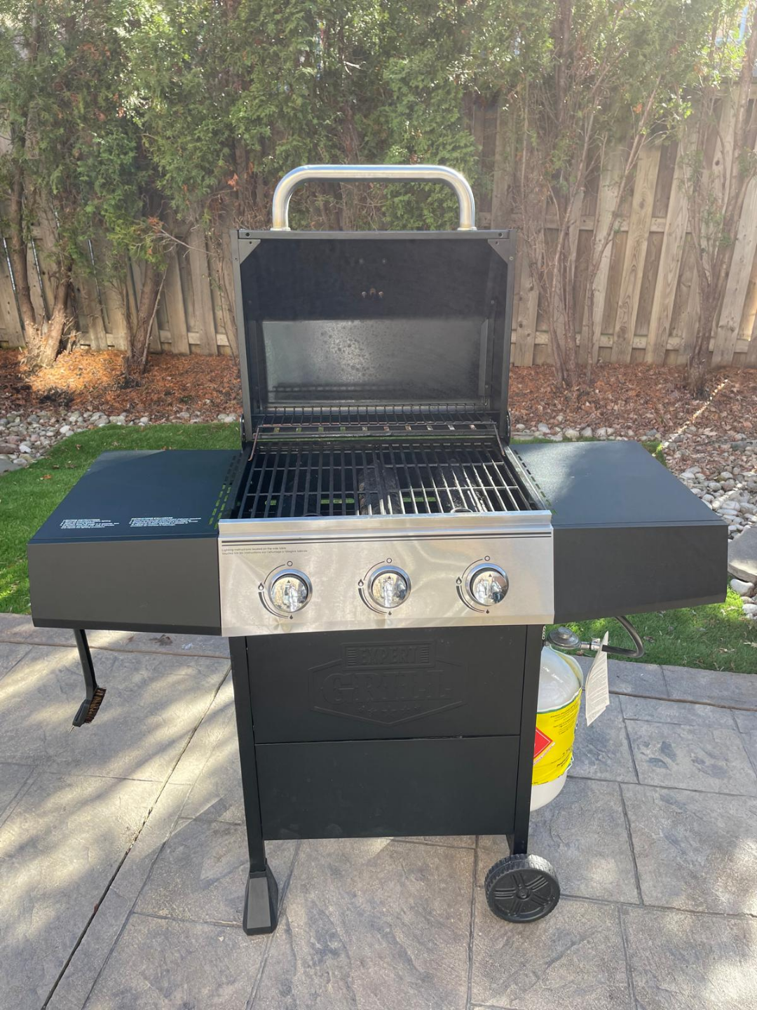 3-Burner Propane BBQ Grill with Cover - photo 2