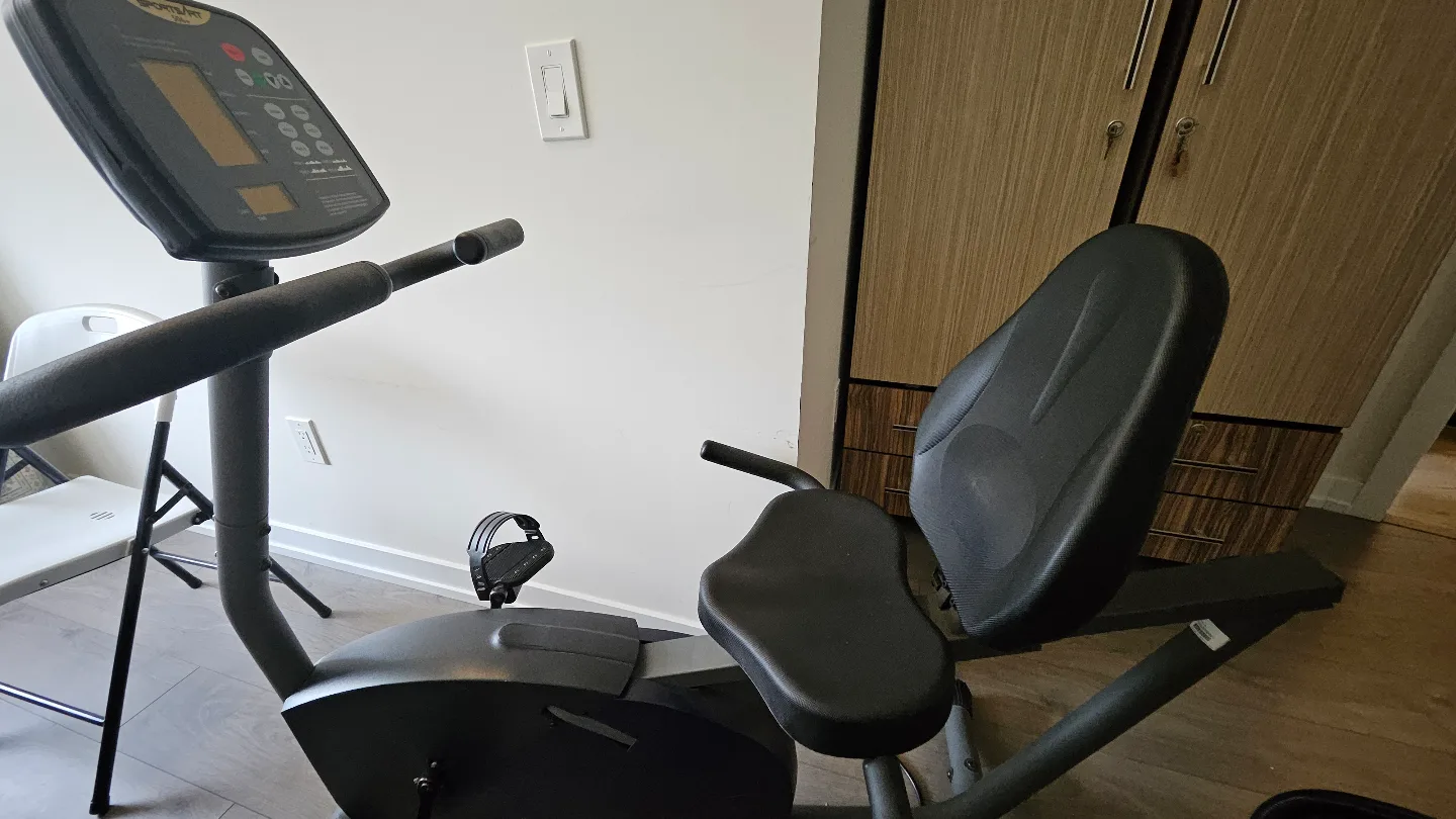 SportsArt 506p Recumbent Exercise Bike image indicator(2)