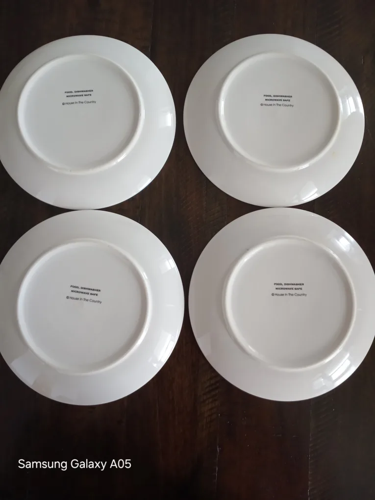 Set of 4 Butterfly Decorative Plates image indicator(6)