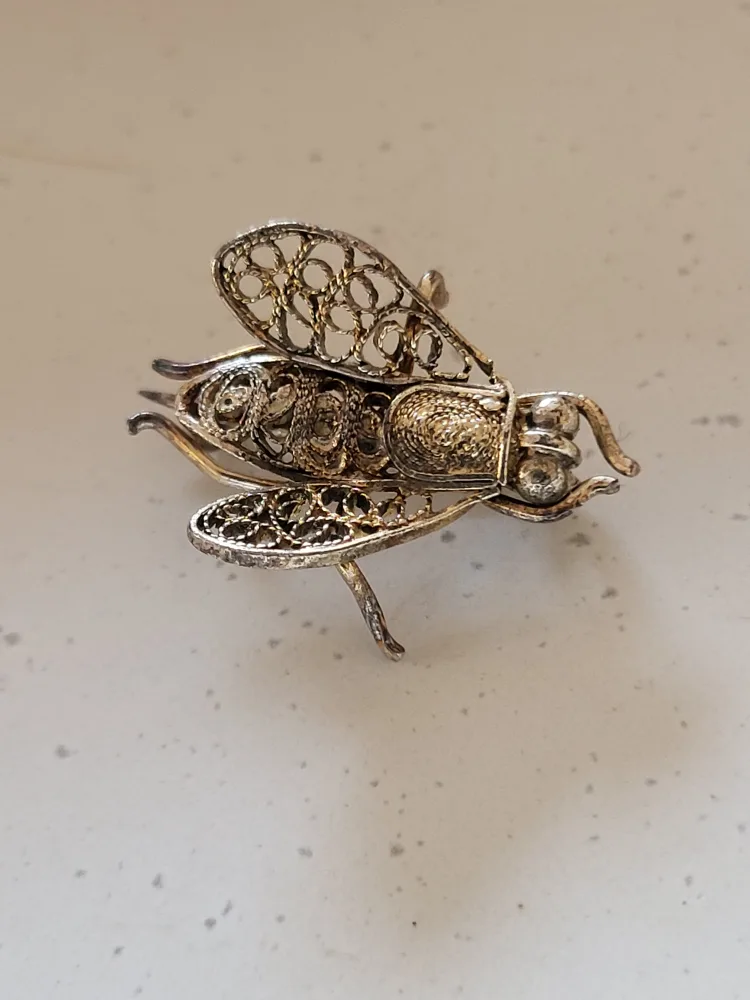 Vintage Filigree Bee Brooch thumbnail