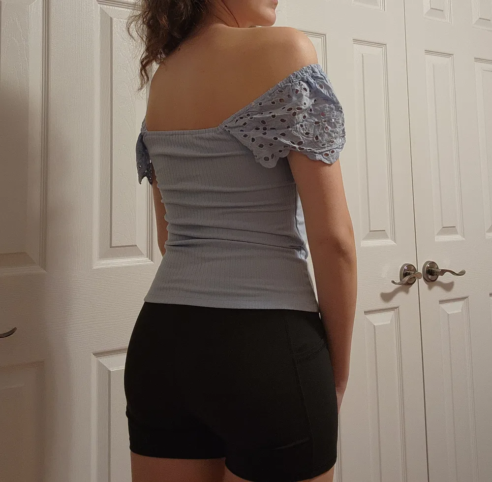 Baby blue top 💙 image indicator(2)