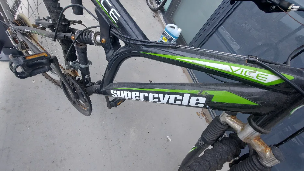 26 inches mountain bike in good condition. image indicator(3)