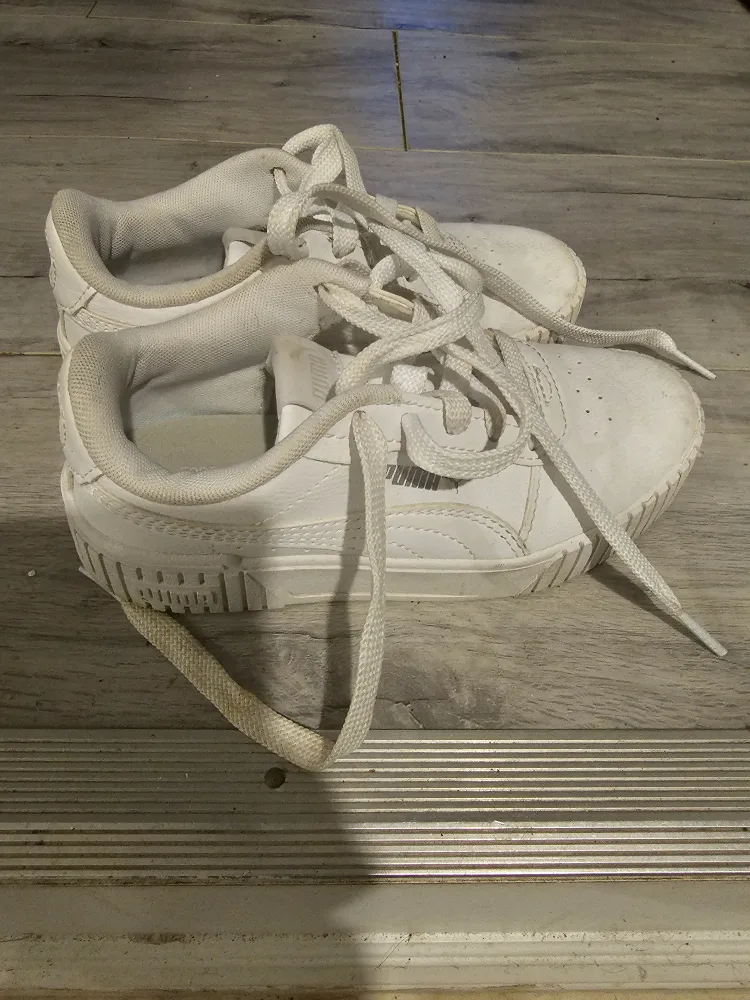 kids  Puma White Sneakers image indicator(2)