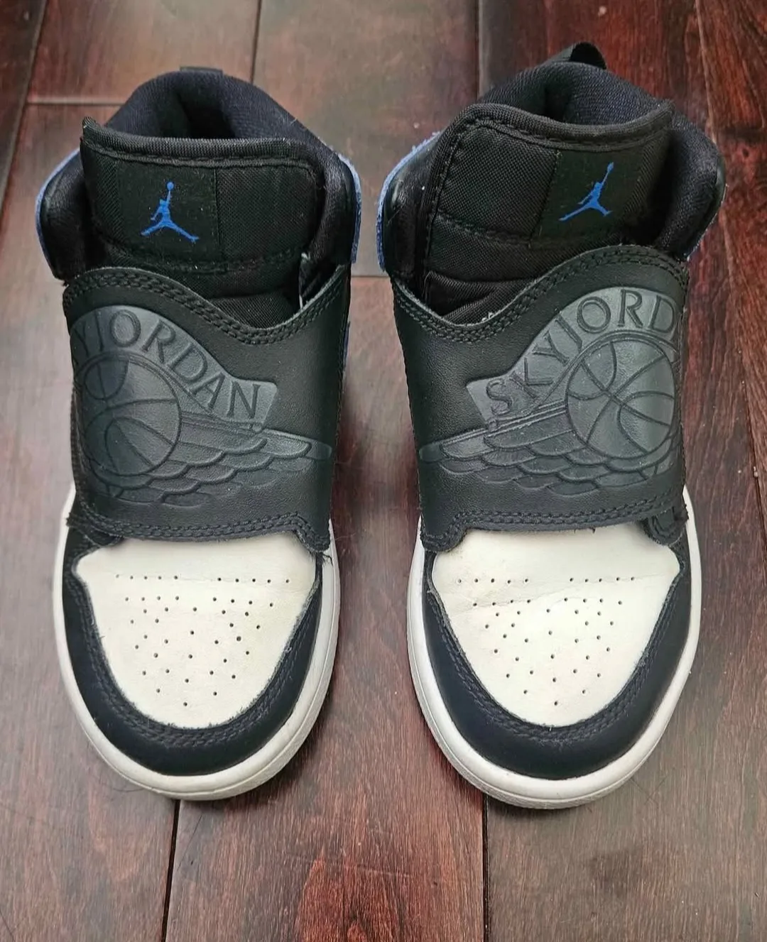 Jordan Kids' Air Jordan 1 Mid SE Sneakers Size 10 thumbnail