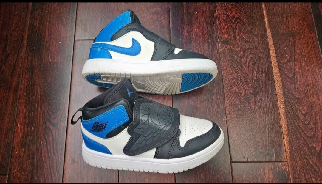 Jordan Kids' Air Jordan 1 Mid SE Sneakers Size 10 - photo 2