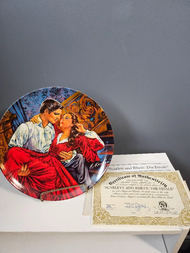 2 Gone With The Wind Collector Plates with COA image indicator(4)