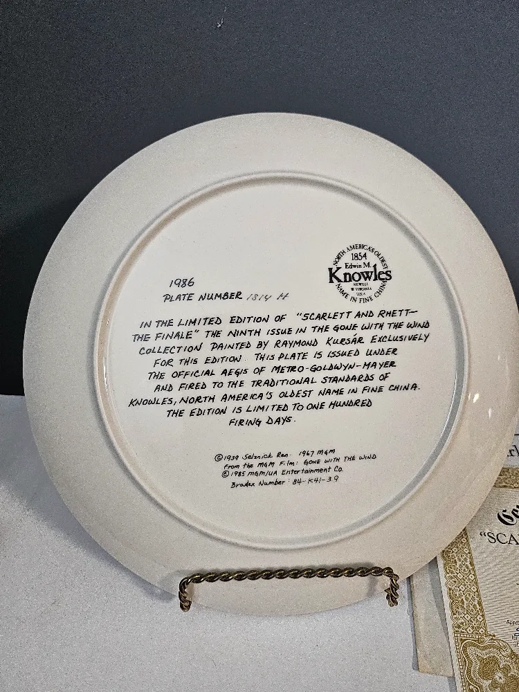 2 Gone With The Wind Collector Plates with COA image indicator(6)