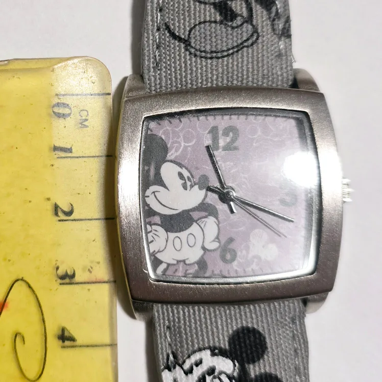 Disney Parks Mickey Mouse Limited Release Watch image indicator(10)