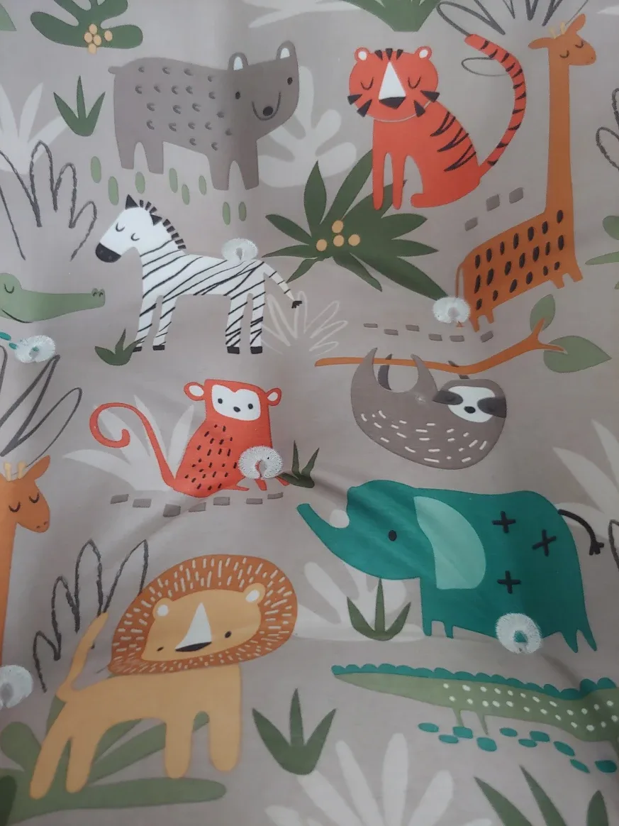 Newborn lounger- Jungle Animals Print image indicator(4)
