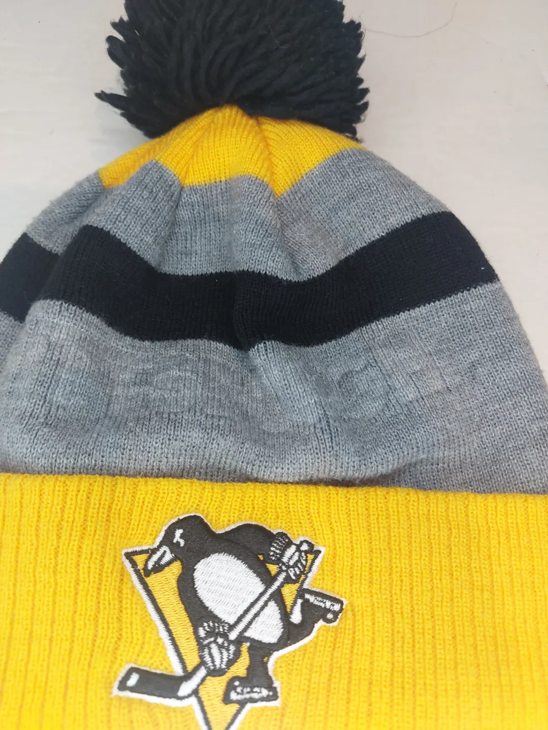 Pittsburgh Penguins Knit Pom Beanie image indicator(3)