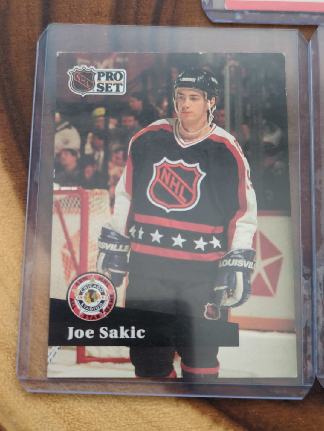 Five Burnaby Joe Sakic Cards (lot 2) - photo 4
