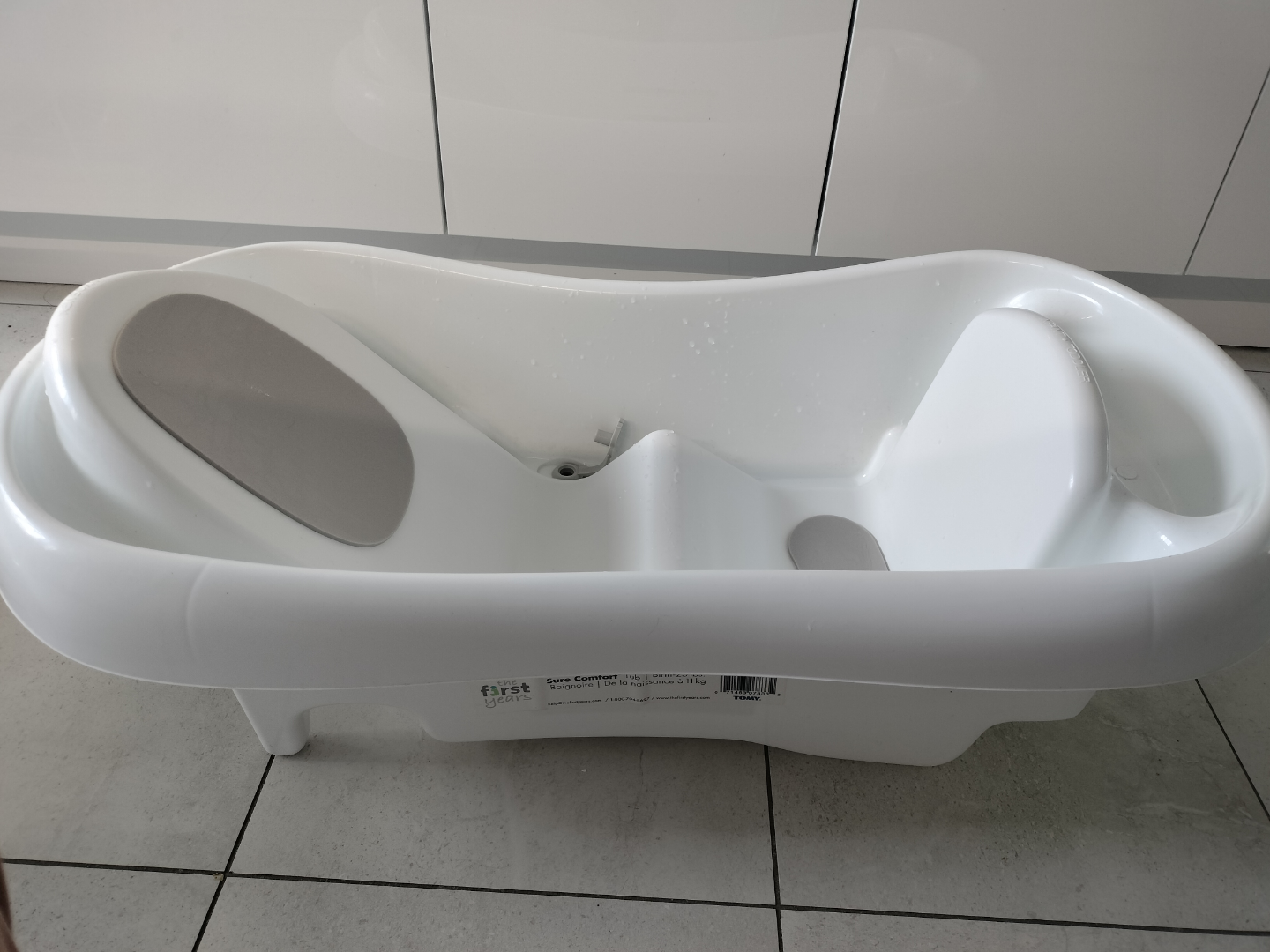 First Years Comfort Baby Bath Tub