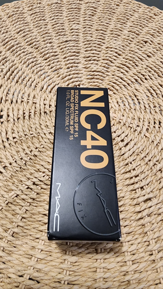 New MAC Studio Fix Fluid SPF 15 Foundation NC40 - photo 5