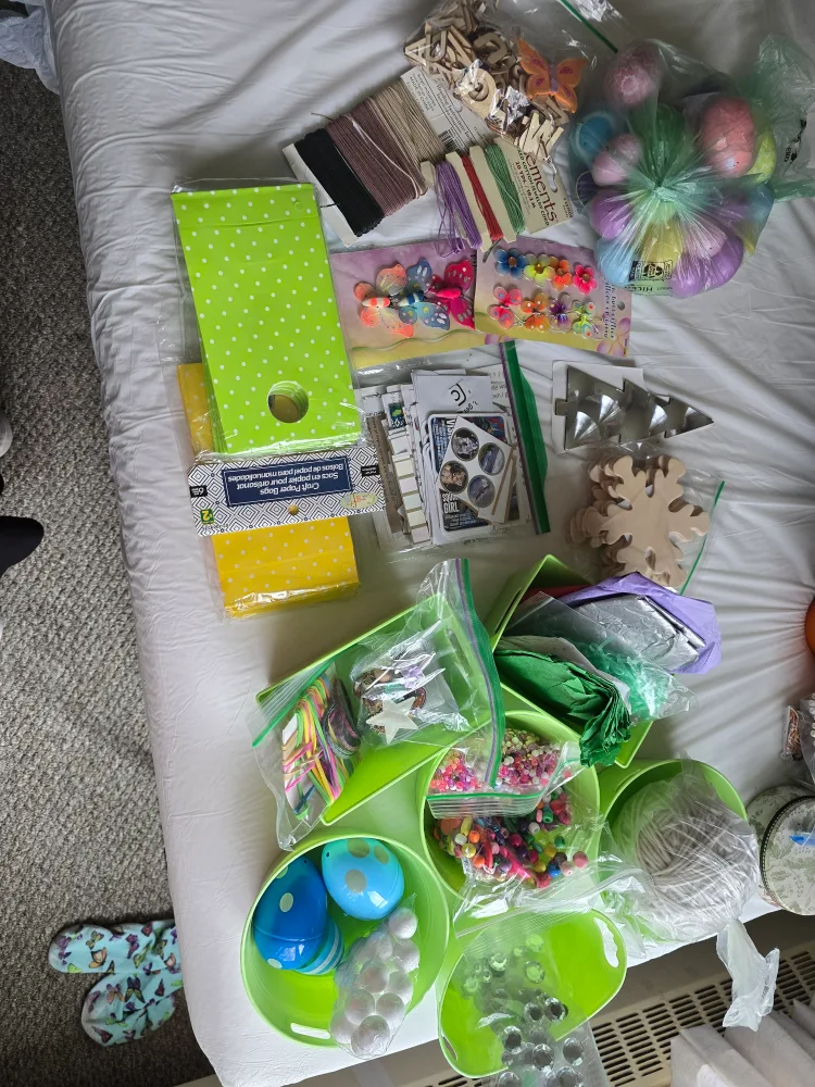 💚♻️Craft Supplies Bundle - Christmas & More! image indicator(4)