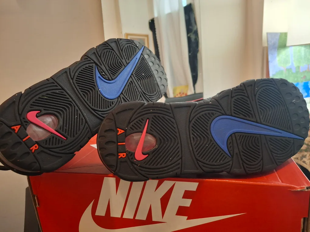 Nike Air More Uptempo size 8 image indicator(2)