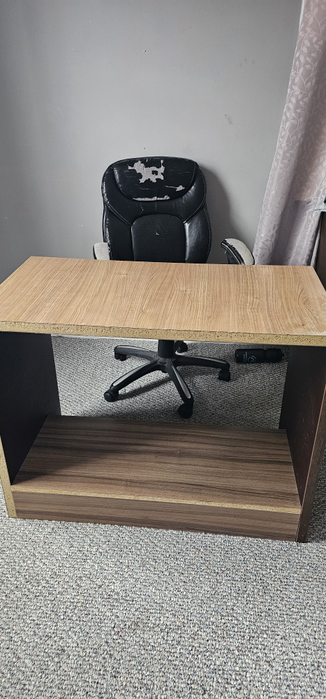 Small Computer Desk with Shelf and chair - photo 2