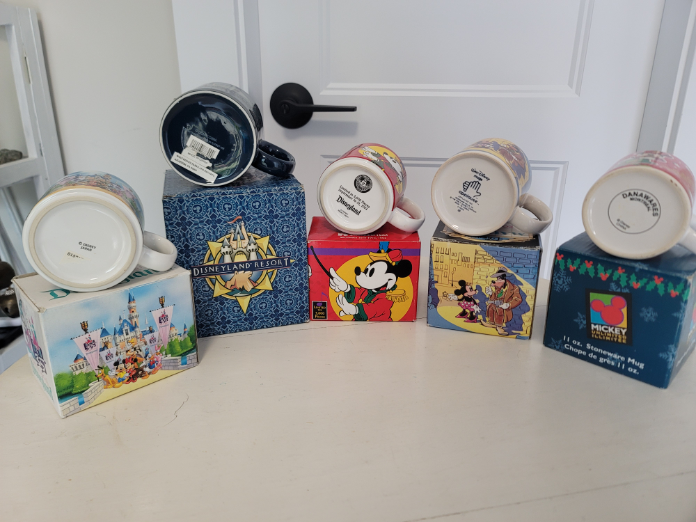 Set of 5 Vintage Disneyland Mugs - photo 2