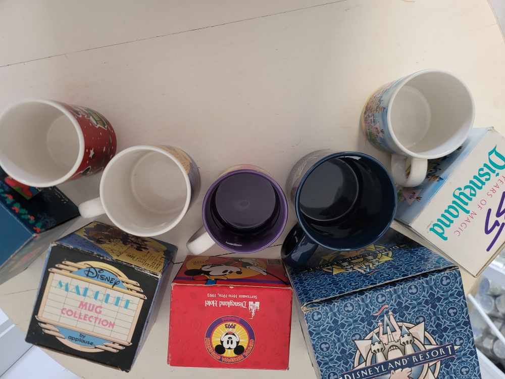 Set of 5 Vintage Disneyland Mugs - photo 3