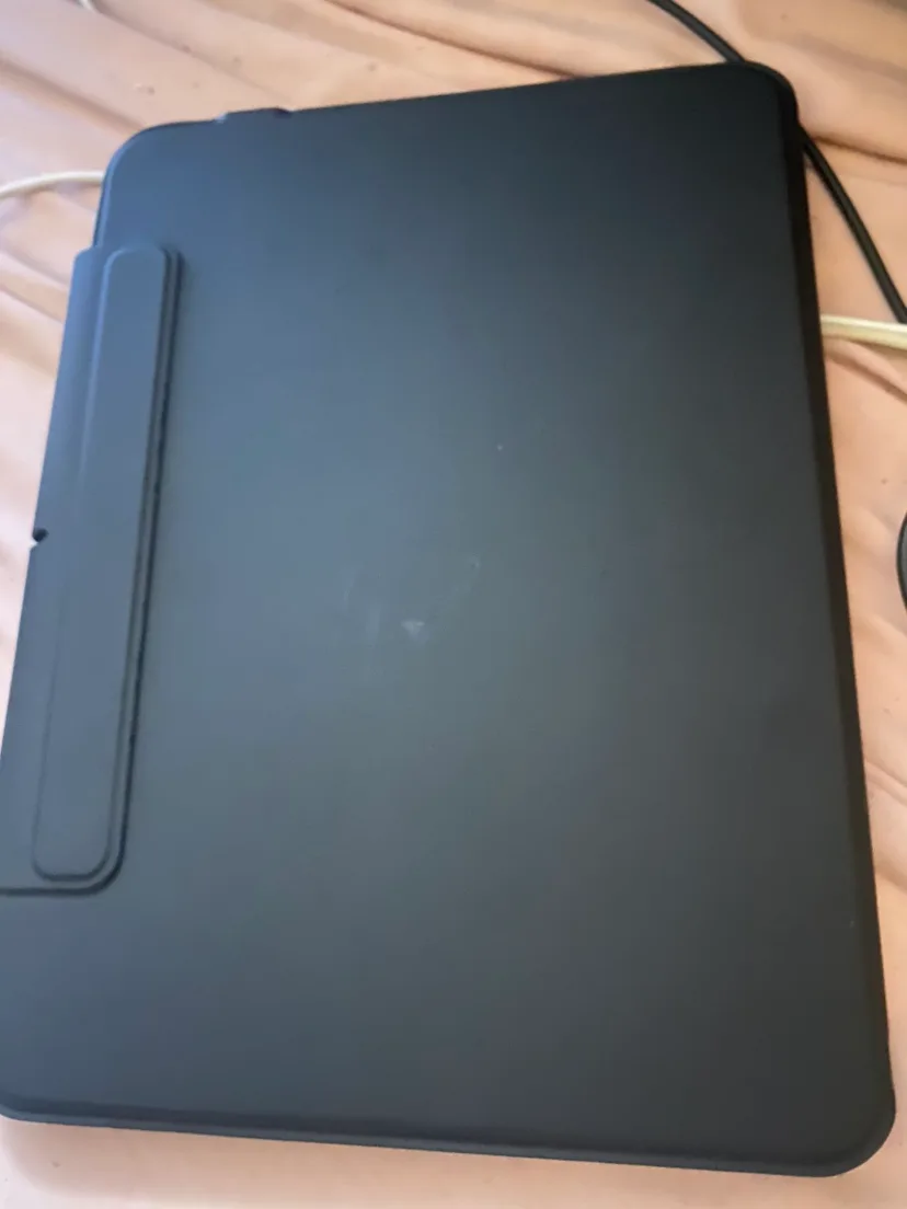 Black iPad Keyboard Case with Trackpad image indicator(2)