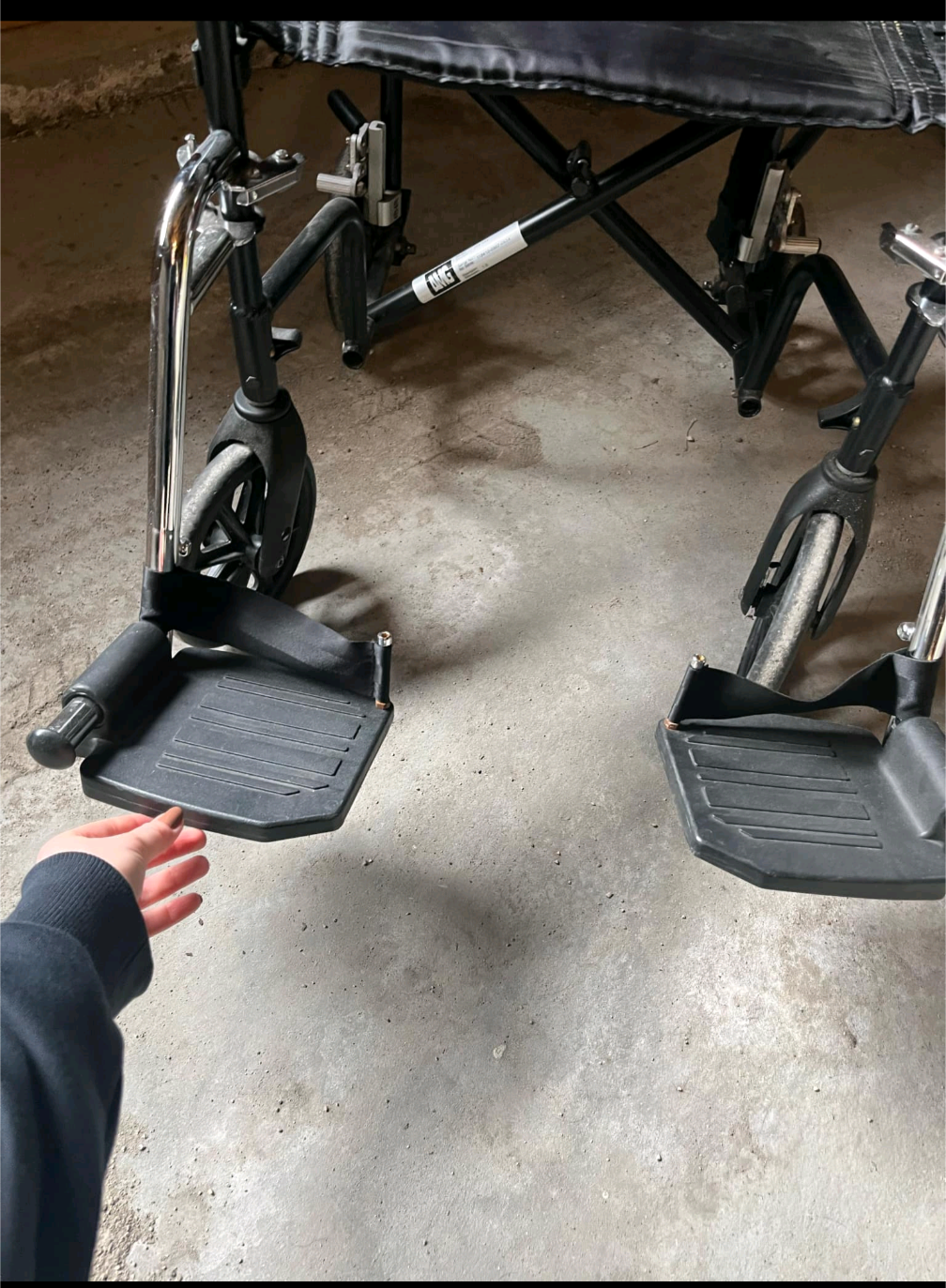 Airgo Ultra-light Transport Chair model 700-844 - photo 4