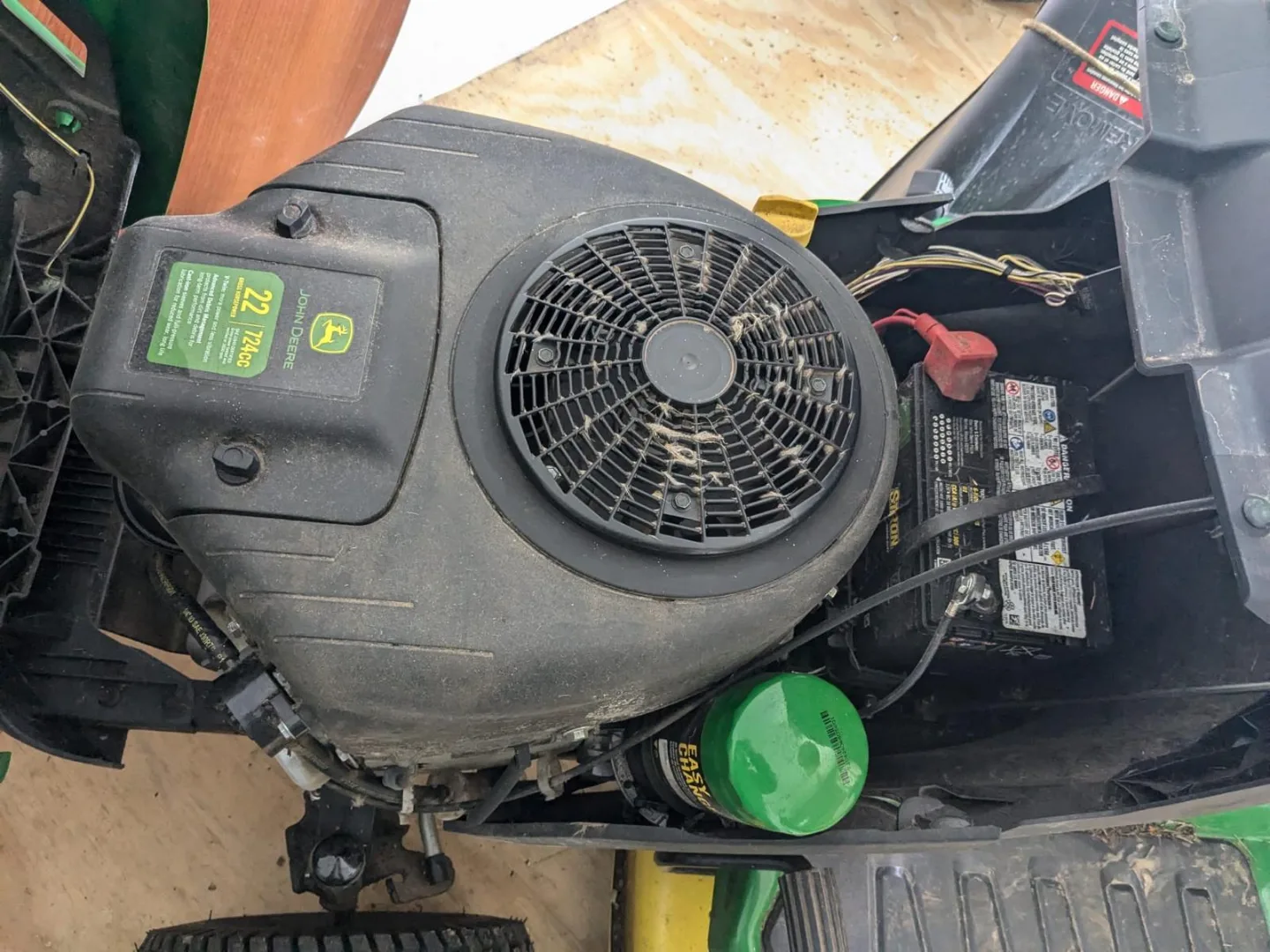 John Deere S130 Riding Lawn Tractor image indicator(3)