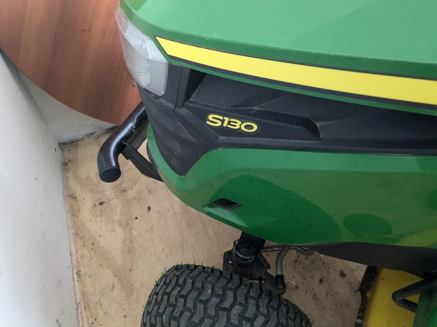 John Deere S130 Riding Lawn Tractor image indicator(5)