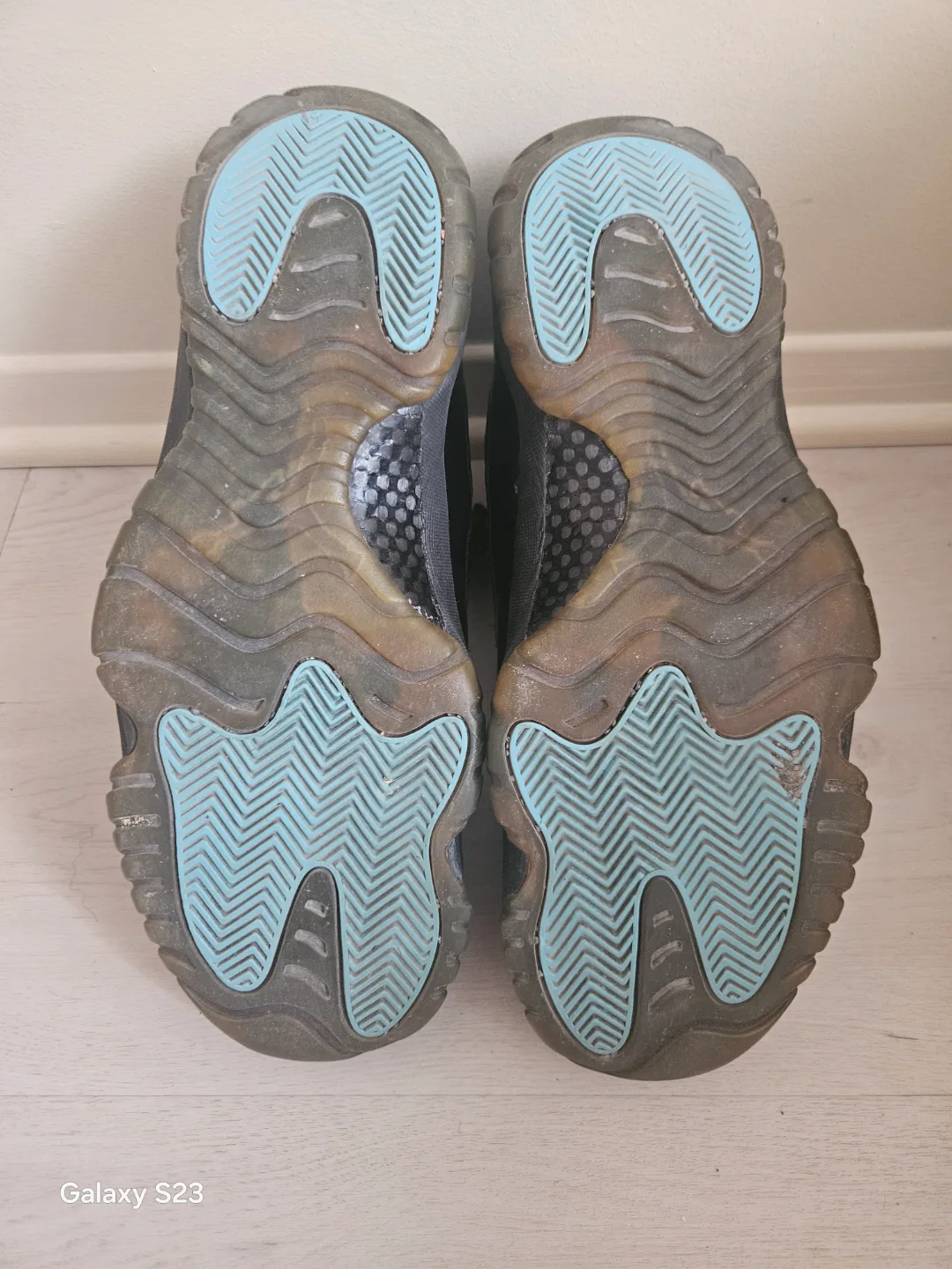 Air Jordan 11 Retro Gamma Blue image indicator(6)