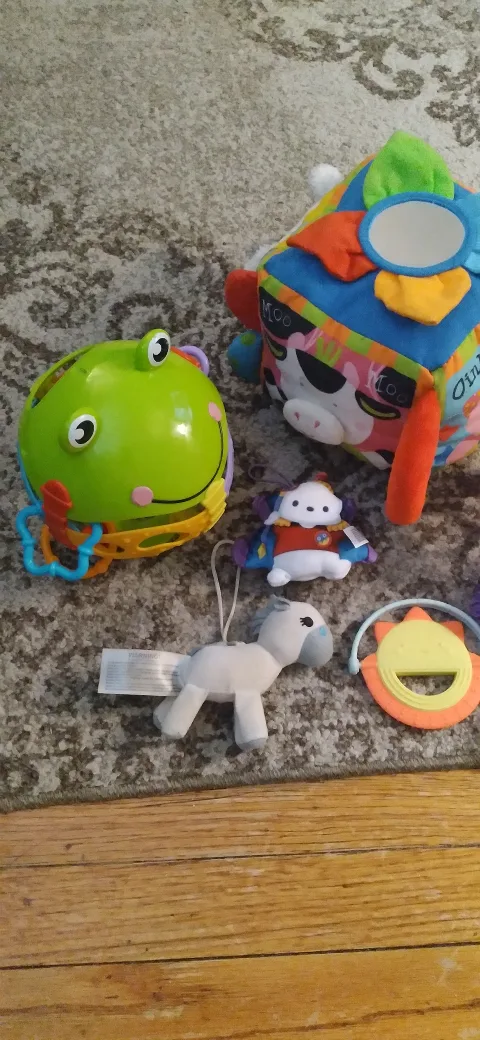 Newborn Toys image indicator(2)