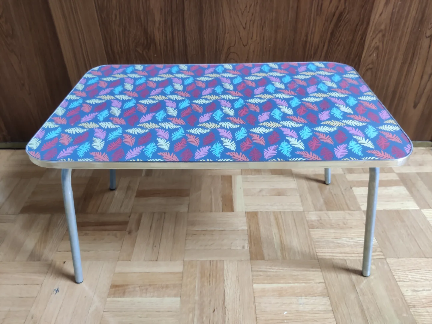 Portable Folding Table with Tropical Print thumbnail