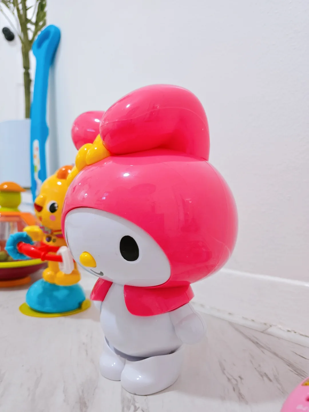 My Melody dancing toy image indicator(3)