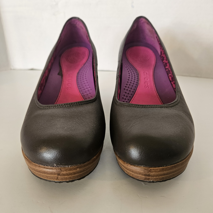 Crocs A-Leigh Closed Toe Wedge Heel Shoes Women's Size 6W Brown - photo 3