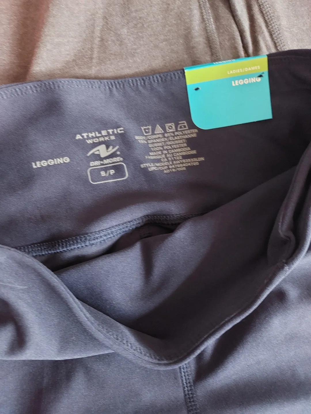 BNWT women's leggings size XS/S image indicator(6)