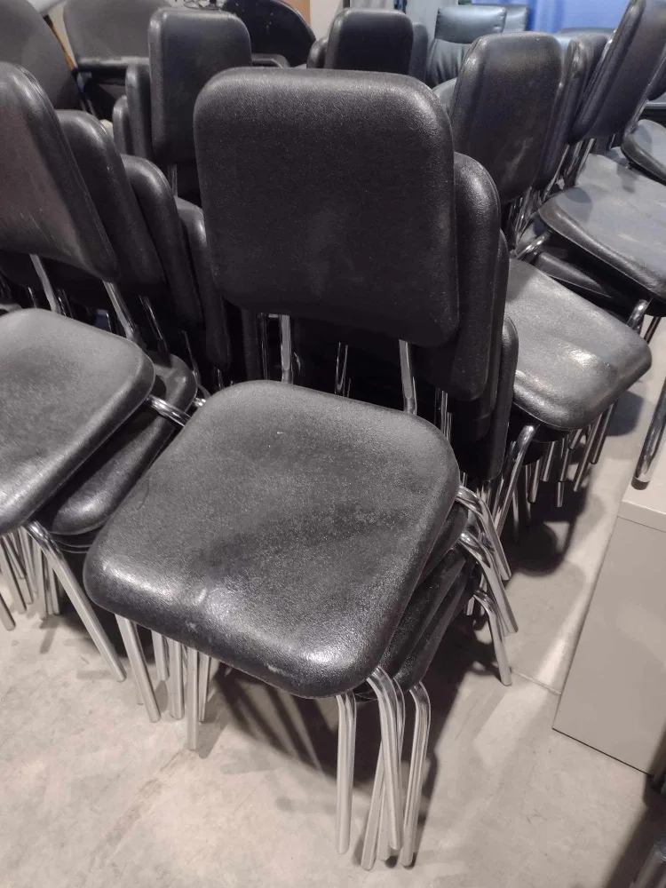 Stackable Classroom Chairs - 42 Available 💚 image indicator(2)