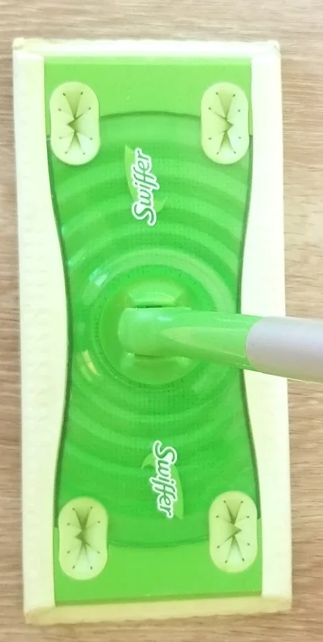 Swiffer WetJet Cleaning Kit - Dry & Wet Cloths Included image indicator(2)