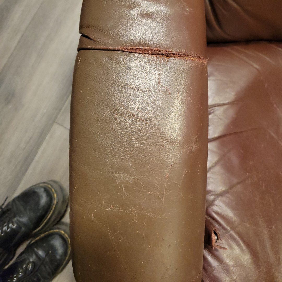 Chairworks Sabatinni leather chair and ottoman - photo 3