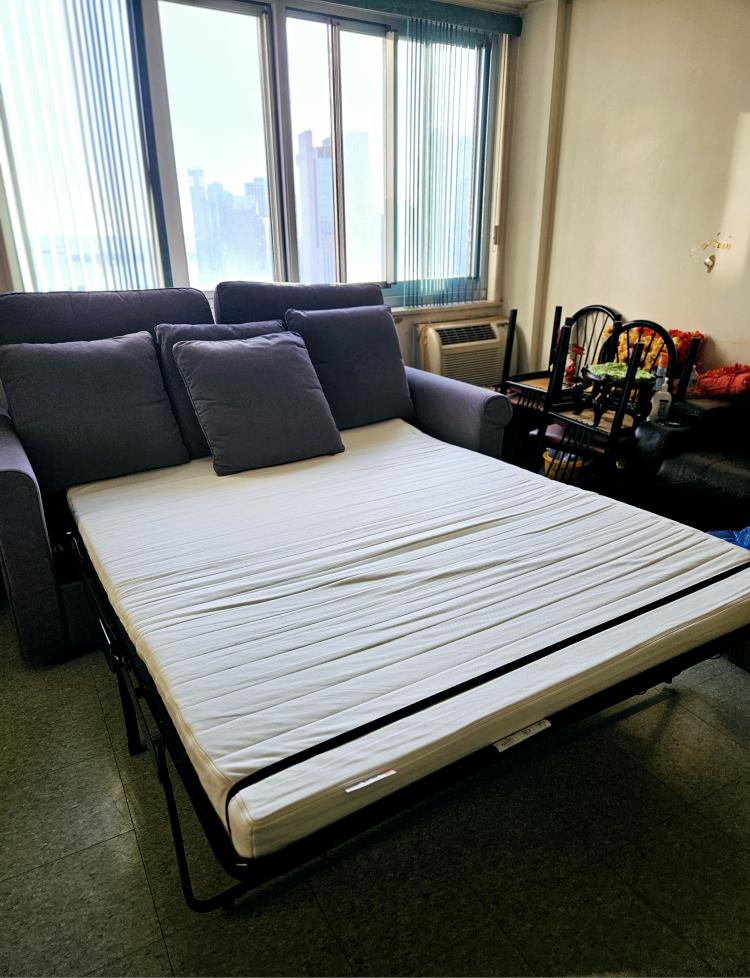 Queen Size Sofa Bed, Only 3 Yrs Old💚 - photo 3
