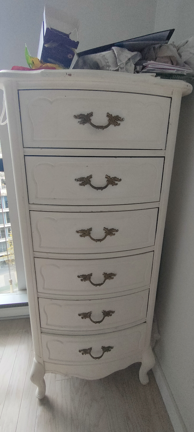 White Wooden Chest of Drawers