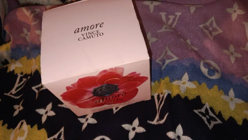 Vince Camuto Amore Eau de Parfum Spray image indicator(2)