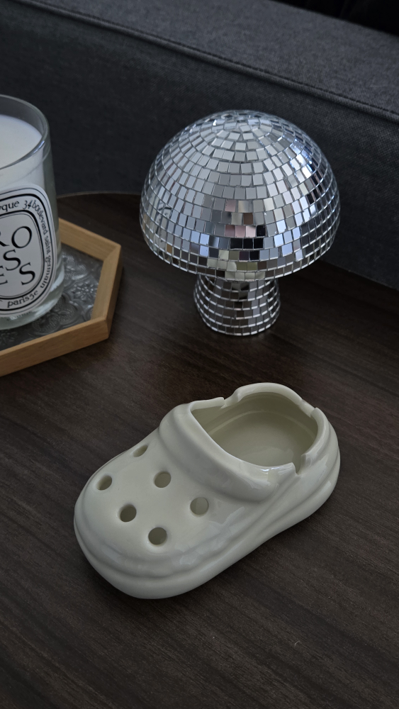 Ceramic Crocs clog ashtray home decor - photo 2