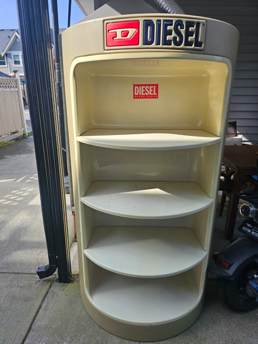 Vintage Diesel Display Shelves image indicator(2)