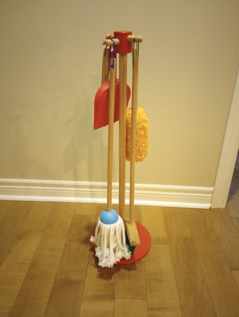 Melissa & Doug Wooden Cleaning Set Toy