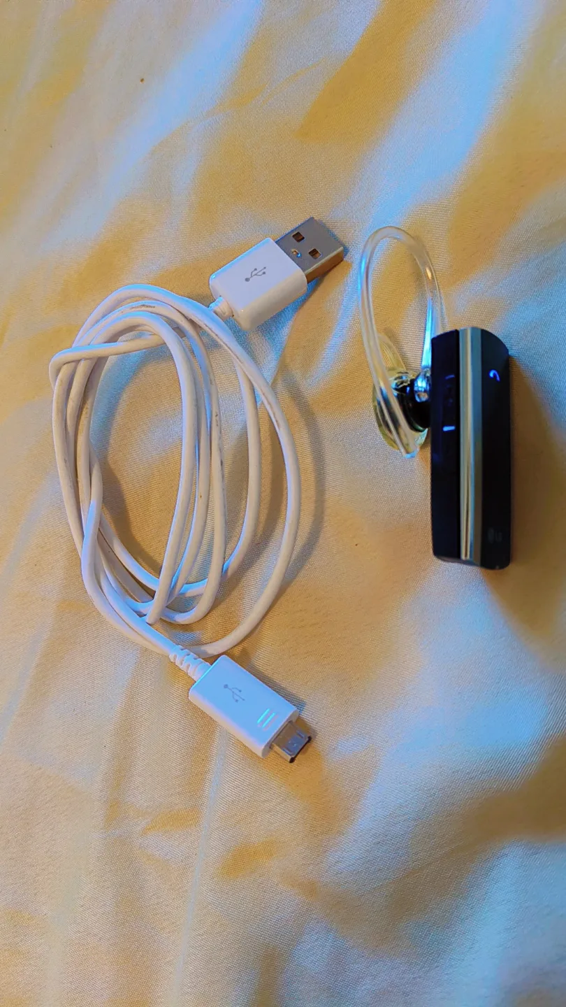 LG Bluetooth Headset with Charging Cable image indicator(2)