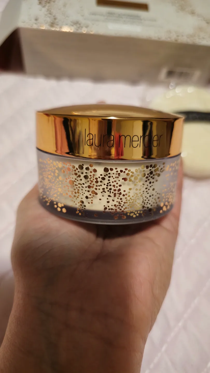 Laura Mercier Translucent Loose Setting Powder Limited Edition image indicator(3)