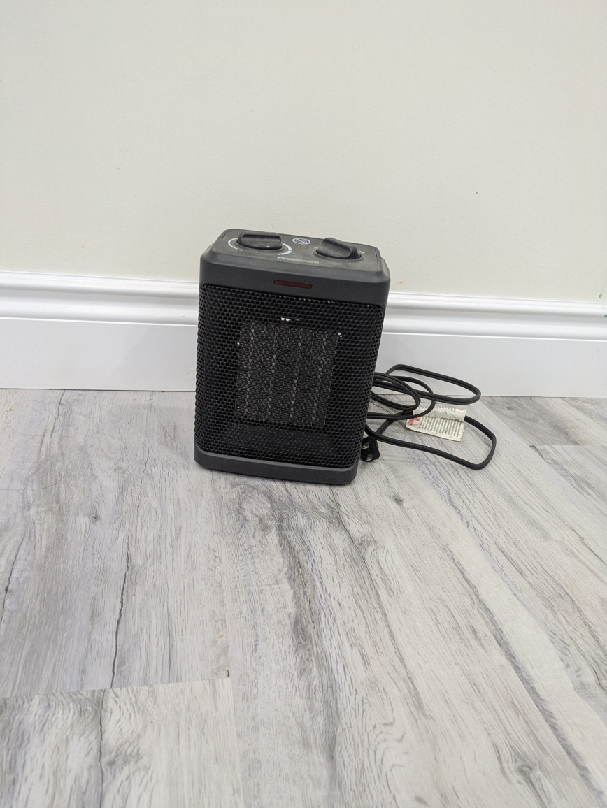 Compact Personal Ceramic Heater - photo 2