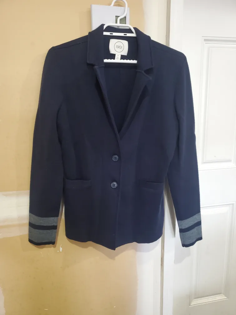1901 Women's Size Medium Navy Blazer thumbnail